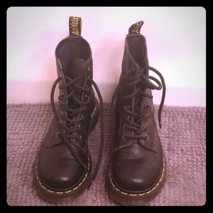 Dr. Marten’s Women’s 1460 Nappa boots